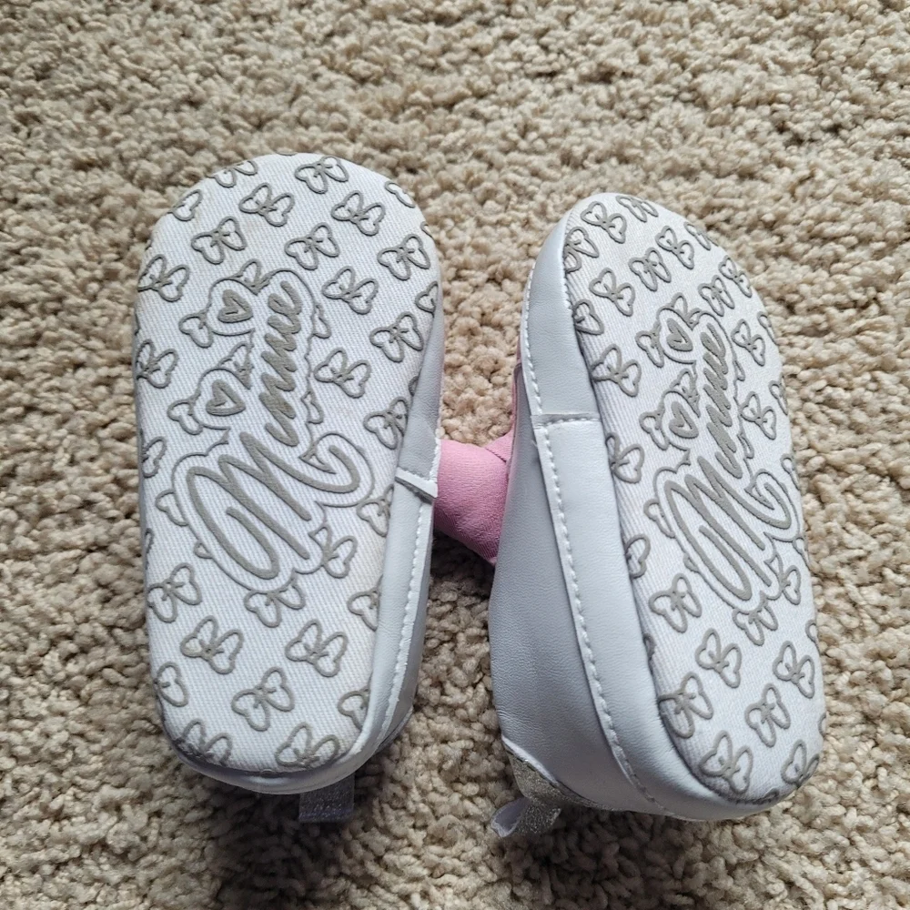 Disney Baby Toddler Minnie Mouse Soft Sole Shoes Size 4 White Pink Bow